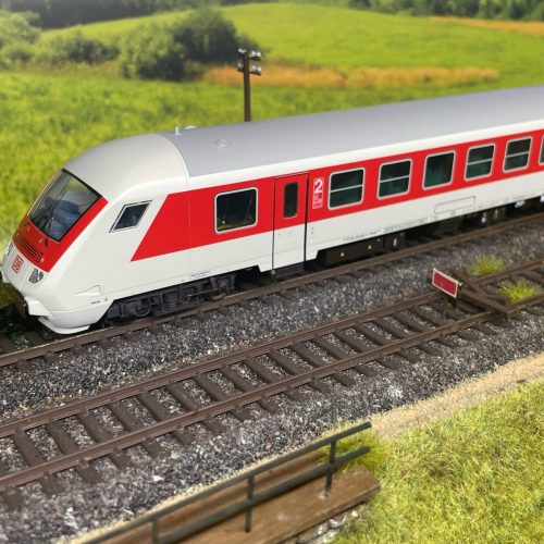 Fleischmann 5100K 2. Klasse IC/EC-Steuerwagen Verkehrsrot Bimdzf 269.2 DB, Epoche V